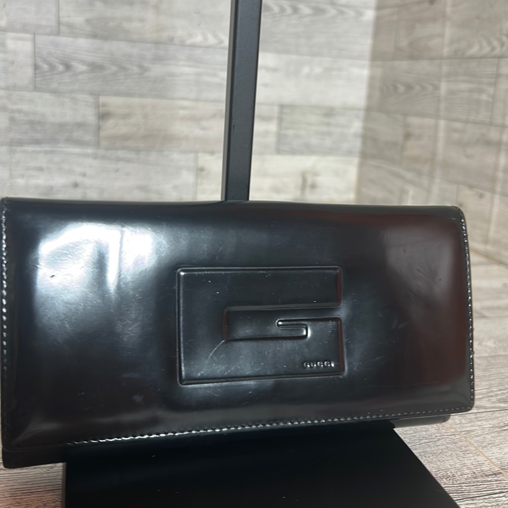 Gucci G patent leather wallet EUC